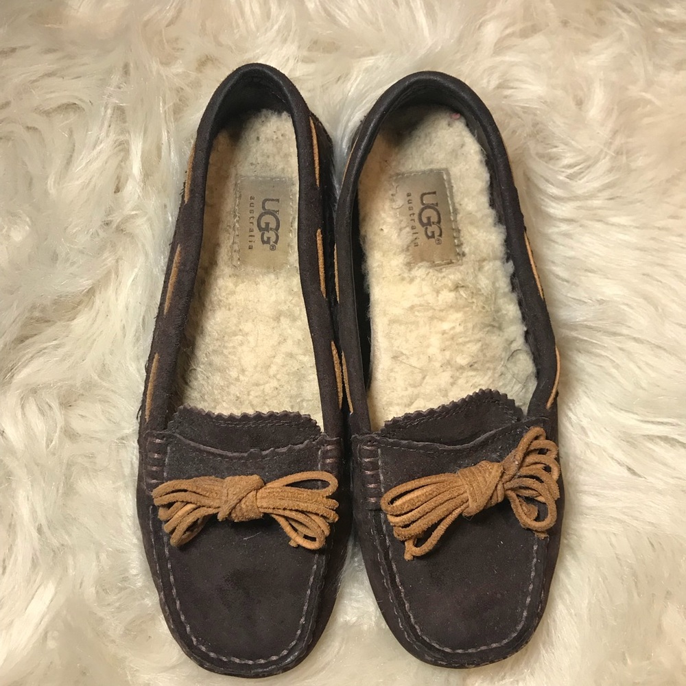 Ugg dakota moccasins slippers size 5.5